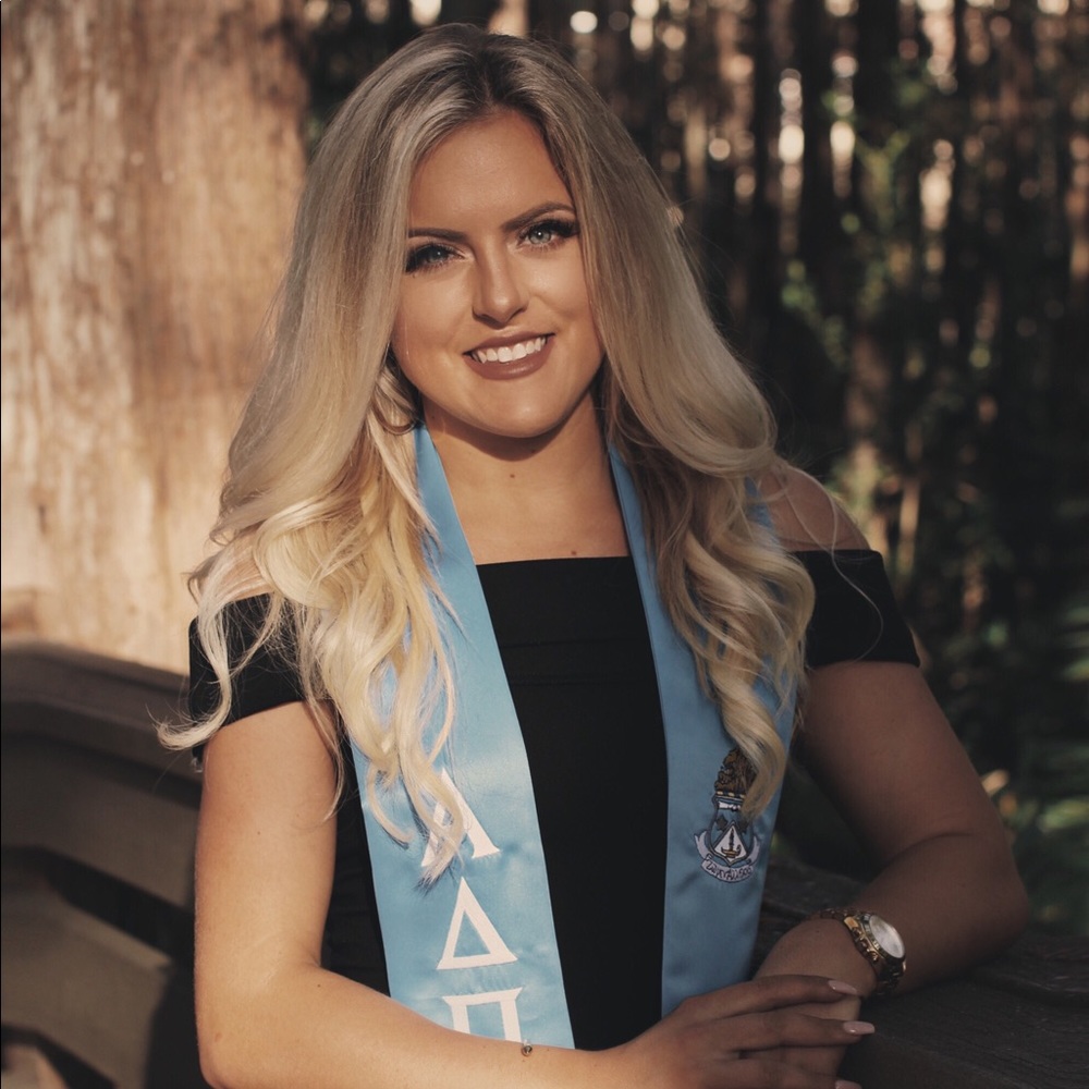 Meet your Posher, Lauren